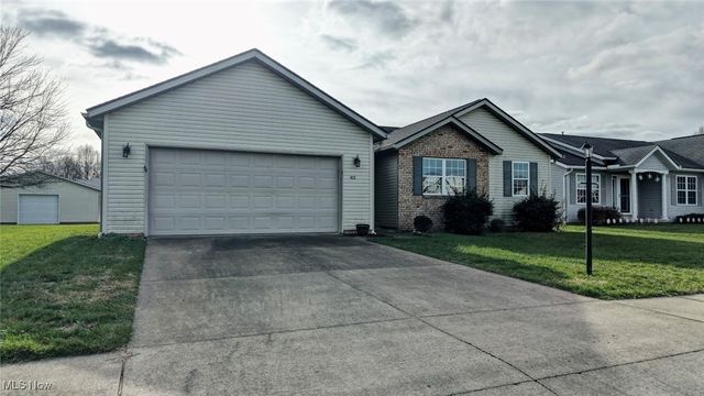 412 Taylor Drive SW, New Philadelphia, OH 44663