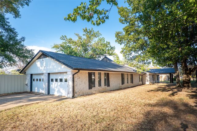 207 Southridge Road, Edgewood, TX 75117