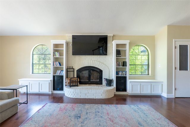 207 Southridge Road, Edgewood, TX 75117