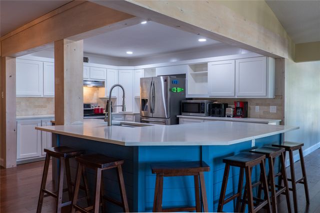 207 Southridge Road, Edgewood, TX 75117
