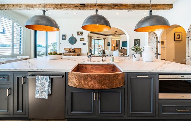 7800 9TH AVENUE S, St Petersburg, FL 33707