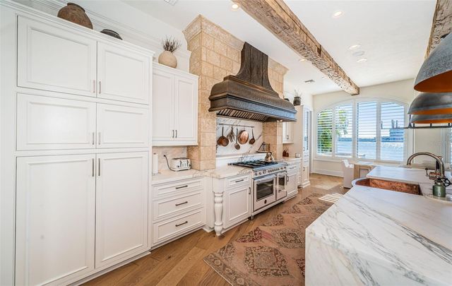 7800 9TH AVENUE S, St Petersburg, FL 33707