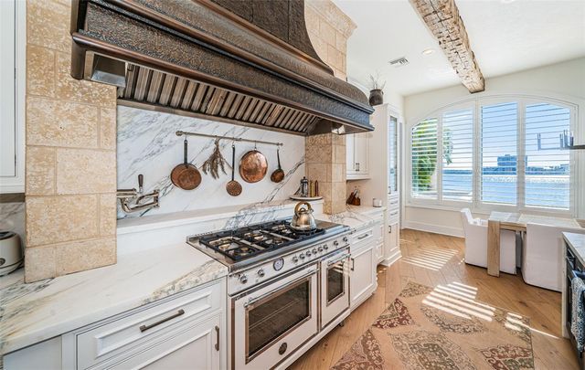 7800 9TH AVENUE S, St Petersburg, FL 33707