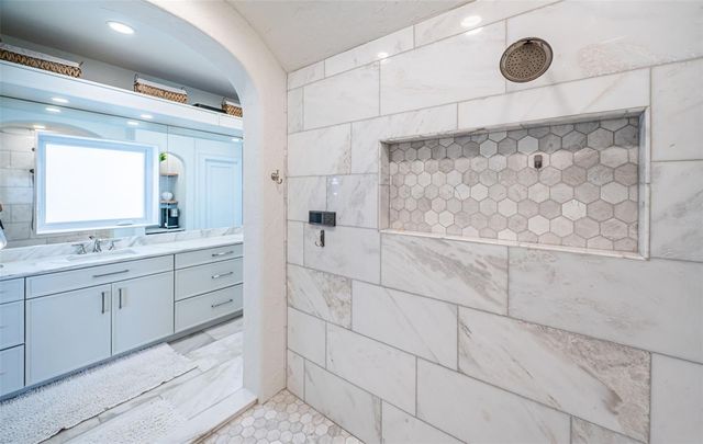 7800 9TH AVENUE S, St Petersburg, FL 33707