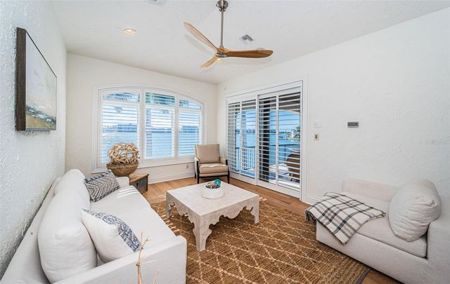 7800 9TH AVENUE S, St Petersburg, FL 33707