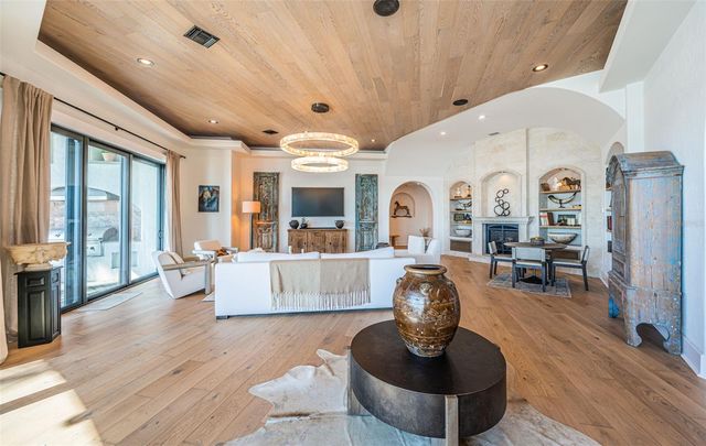 7800 9TH AVENUE S, St Petersburg, FL 33707