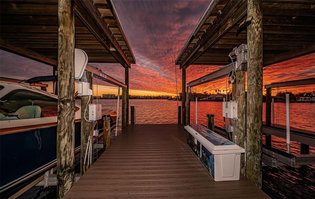 7800 9TH AVENUE S, St Petersburg, FL 33707