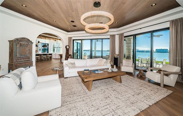 7800 9TH AVENUE S, St Petersburg, FL 33707