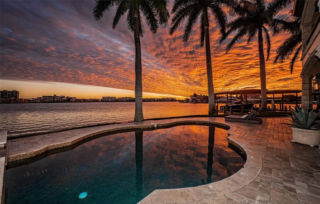 7800 9TH AVENUE S, St Petersburg, FL 33707