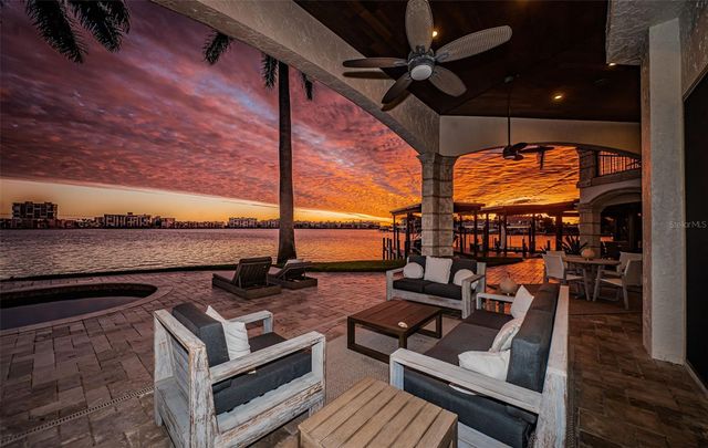 7800 9TH AVENUE S, St Petersburg, FL 33707