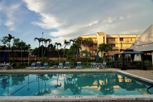 2541 Aragon Blvd 305, Sunrise, FL 33322