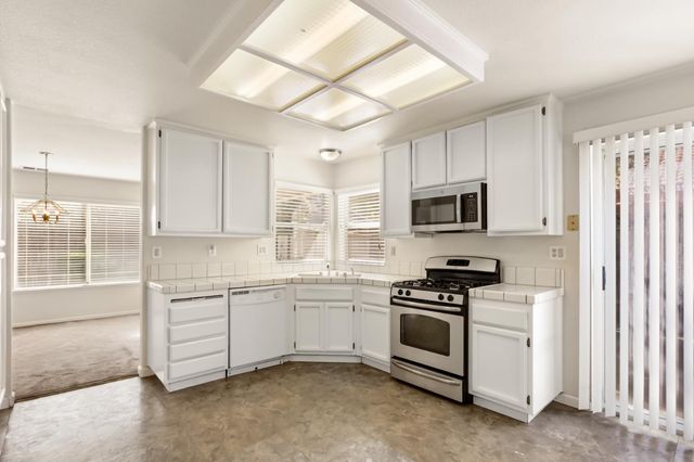 114 Pinedale Ave, Sacramento, CA 95838