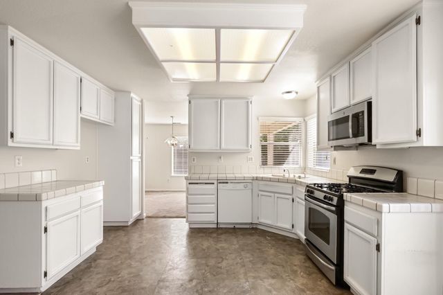 114 Pinedale Ave, Sacramento, CA 95838