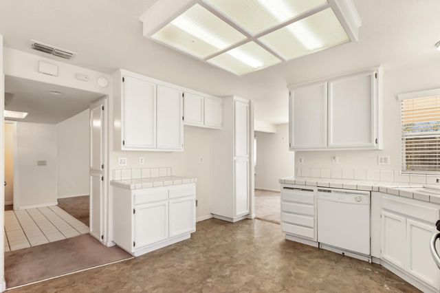 114 Pinedale Ave, Sacramento, CA 95838