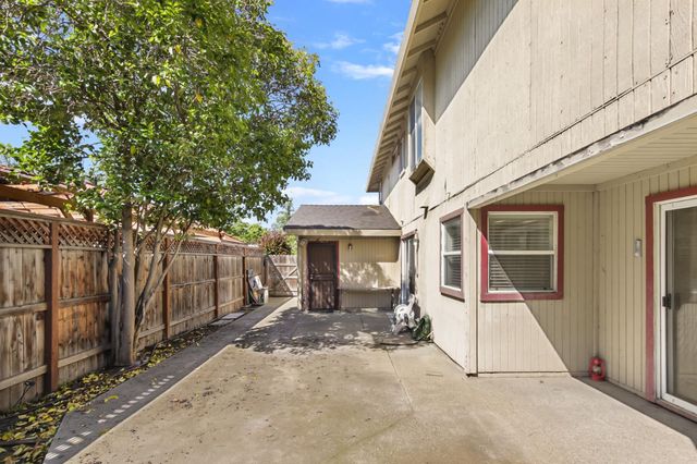 114 Pinedale Ave, Sacramento, CA 95838