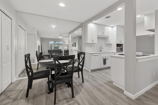 8210 Bent Tree RD 116, Austin, TX 78759