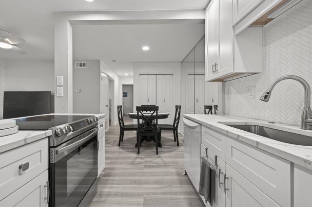 8210 Bent Tree RD 116, Austin, TX 78759