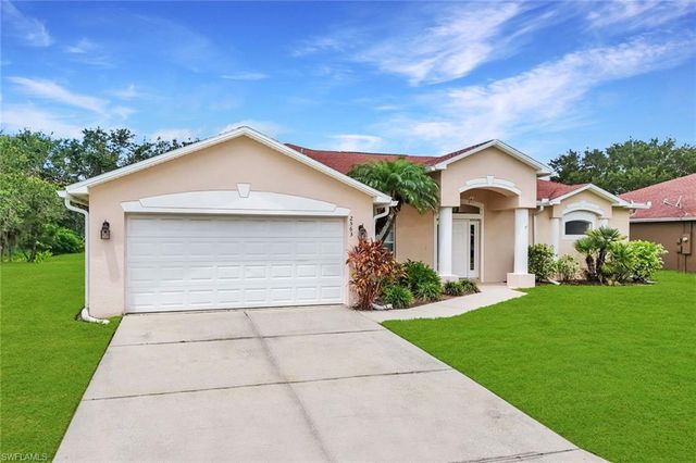 2563 Nature Pointe LOOP, Fort Myers, FL 33905