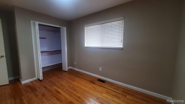 37852 Carpathia Boulevard, Sterling Heights, MI 48310