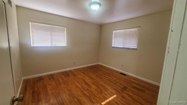 37852 Carpathia Boulevard, Sterling Heights, MI 48310