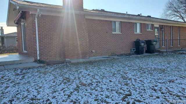 37852 Carpathia Boulevard, Sterling Heights, MI 48310