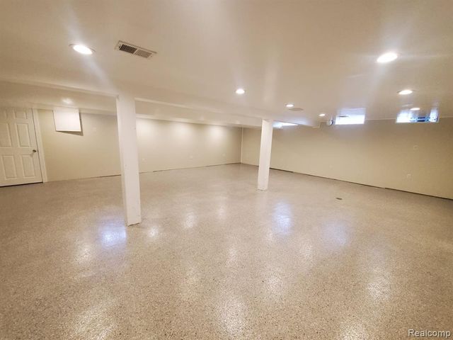 37852 Carpathia Boulevard, Sterling Heights, MI 48310