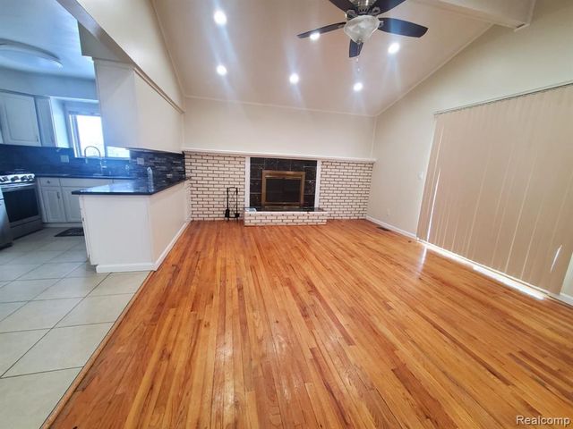 37852 Carpathia Boulevard, Sterling Heights, MI 48310