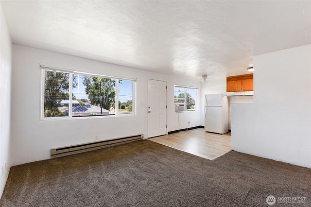 116 E Hill Avenue, Moses Lake, WA 98837