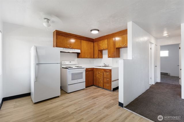 116 E Hill Avenue, Moses Lake, WA 98837