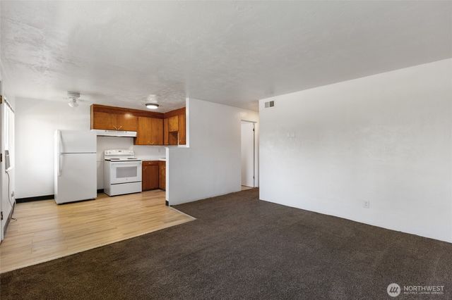 116 E Hill Avenue, Moses Lake, WA 98837