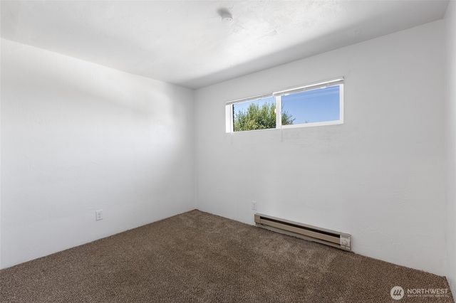 116 E Hill Avenue, Moses Lake, WA 98837