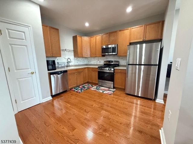 155 Conover Terrace 155, Lebanon Boro, NJ 08833