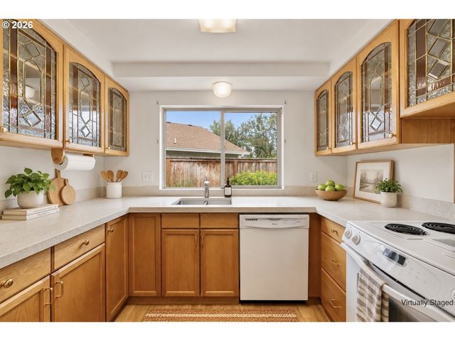 15404 Ne EUGENE St, Portland, OR 97230