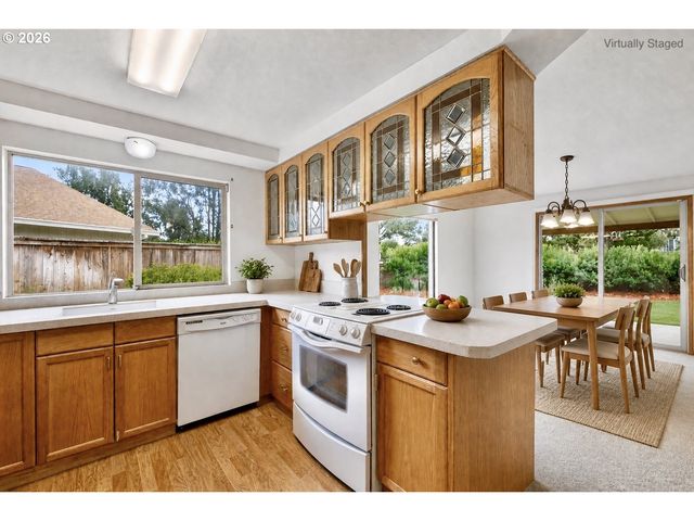 15404 Ne EUGENE St, Portland, OR 97230