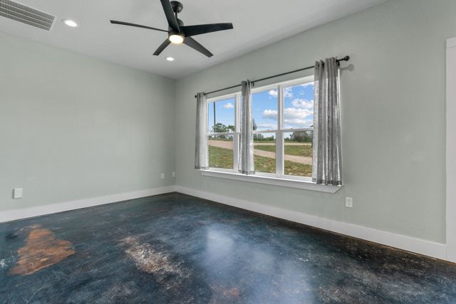 400 Round Up Court, Stephenville, TX 76401