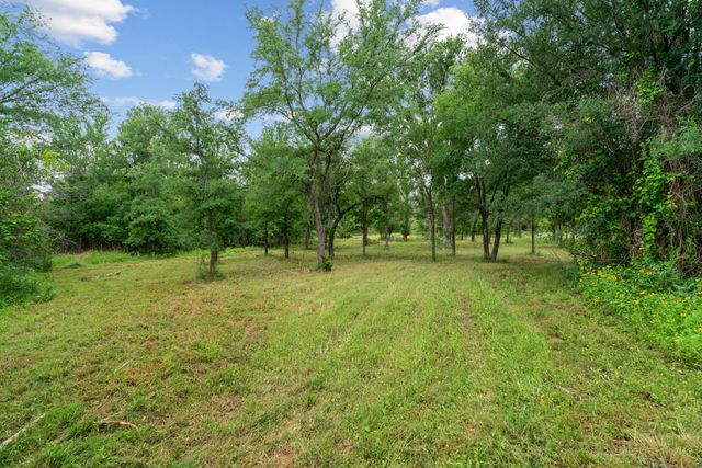 400 Round Up Court, Stephenville, TX 76401