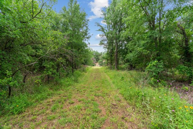 400 Round Up Court, Stephenville, TX 76401