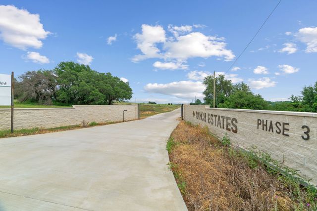 400 Round Up Court, Stephenville, TX 76401