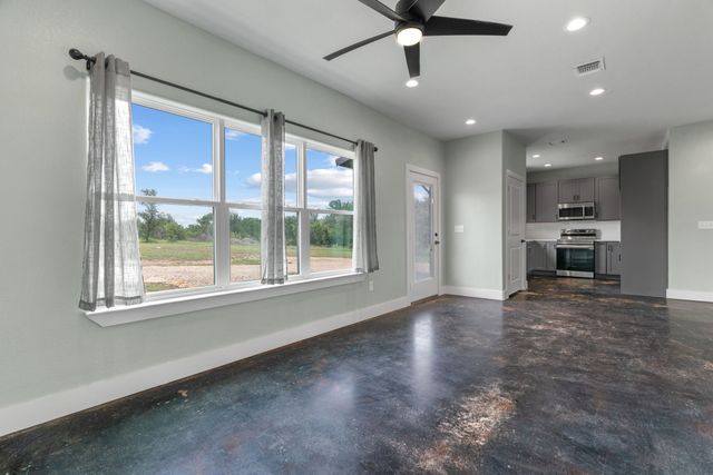 400 Round Up Court, Stephenville, TX 76401