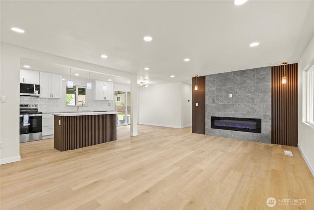 308 E 84 Street, Tacoma, WA 98445