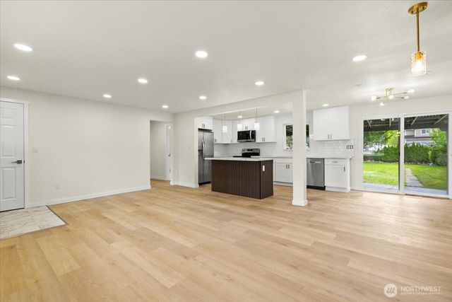 308 E 84 Street, Tacoma, WA 98445