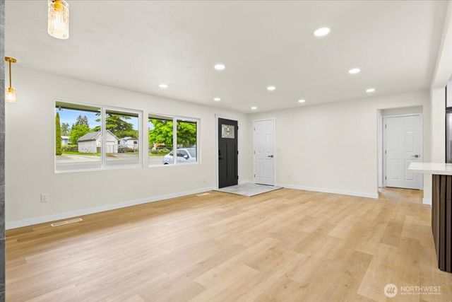 308 E 84 Street, Tacoma, WA 98445