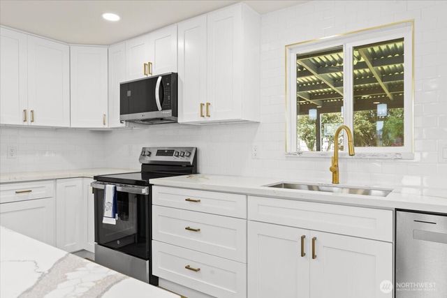 308 E 84 Street, Tacoma, WA 98445