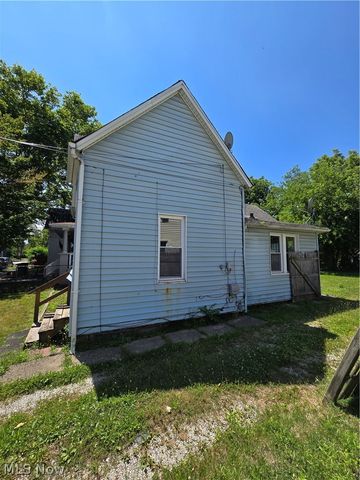 5915 Cable Avenue, Cleveland, OH 44127