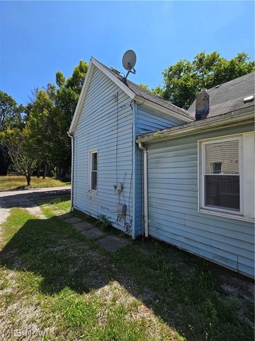 5915 Cable Avenue, Cleveland, OH 44127