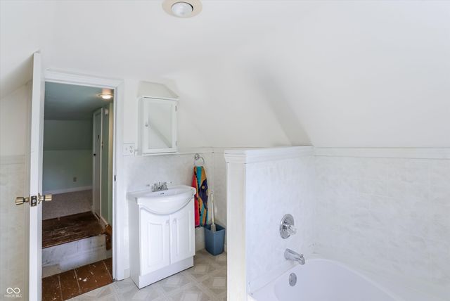 9184 S Geneva Main Street, Flat Rock, IN 47234