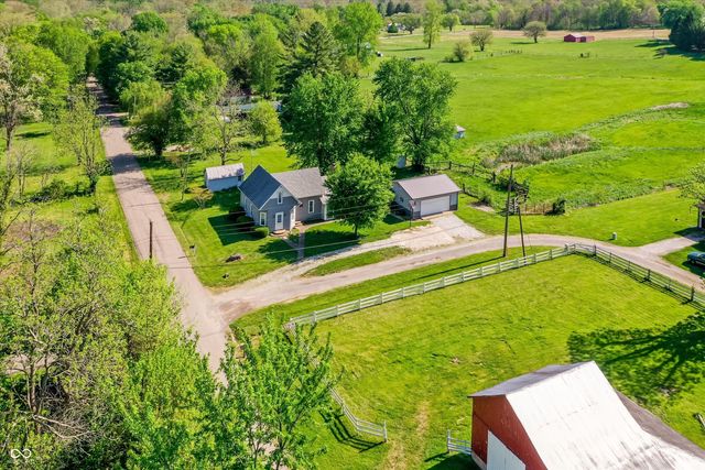 9184 S Geneva Main Street, Flat Rock, IN 47234