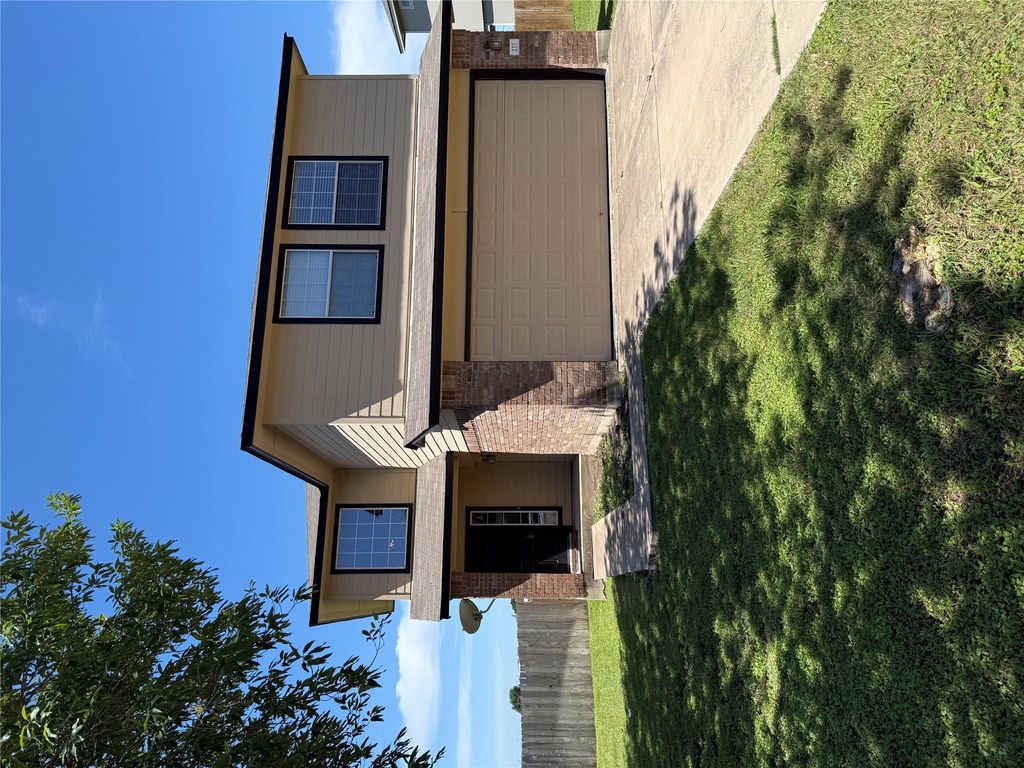 225 Hyltin ST, Hutto, TX 78634