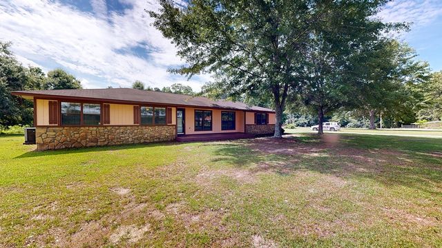 1477 S County Road 9, Slocomb, AL 36375