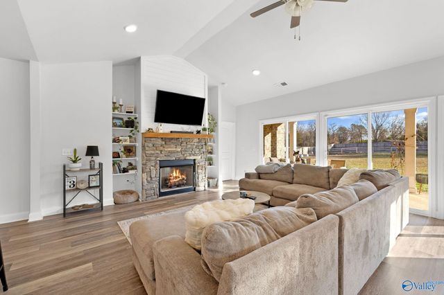 11544 Lucas Ferry Road, Athens, AL 35611